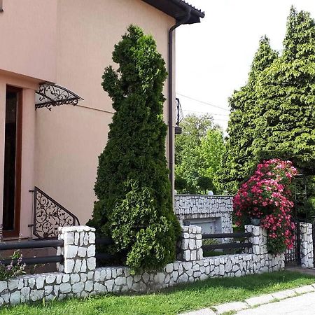 Guest House Visoko Exterior photo