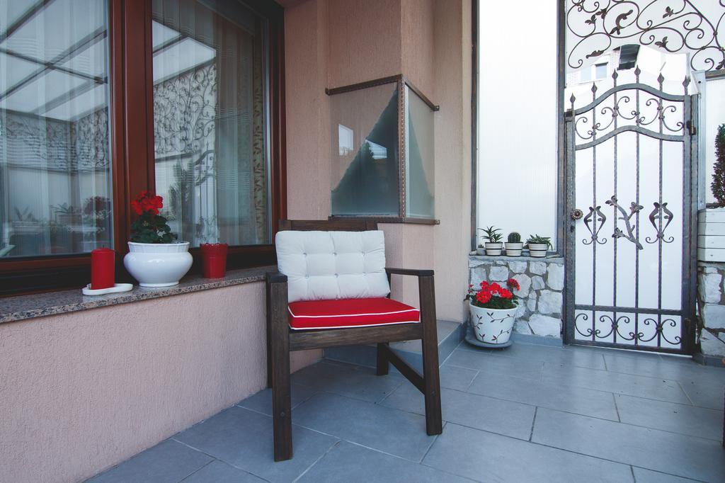 Guest House Visoko Exterior photo